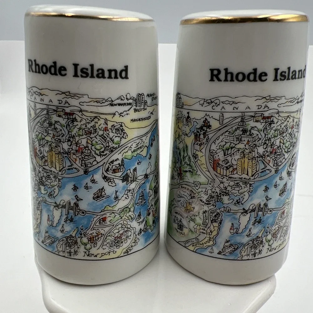 Vintage Rhode Island Souvenir Map Salt & Pepper Shaker‎ Set Gold Rim 3.25